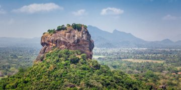 Sri Lanka Breaks All-Time Tourist Arrival Record, Surpasses 2018 High