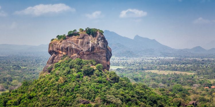 Sri Lanka Breaks All-Time Tourist Arrival Record, Surpasses 2018 High